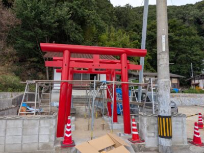 大楡稲荷大明神様　ステンレス鳥居