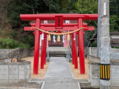 大楡稲荷大明神様　ステンレス鳥居